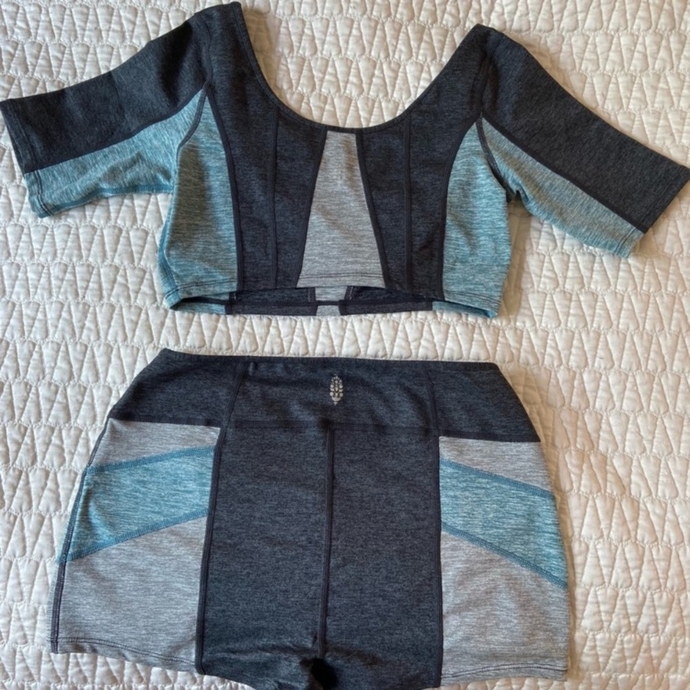 Free People Movement Color Block 2pc Set Black/Grey NWT - Picture 4 of 7